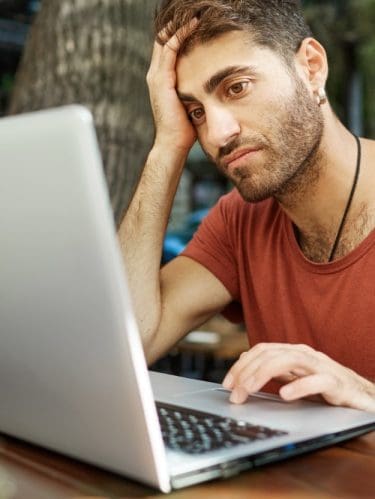 ¿Cómo la caída de AWS afecta a las Fintech, tu billetera y la economía de Colombia?